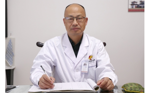 喜訊！熱烈祝賀馬志忠主任榮獲第二屆國醫(yī)大師劉志明（湘潭）中醫(yī)藥發(fā)展貢獻(xiàn)獎(jiǎng)，并入選全國基層名老中醫(yī)藥專家傳承工作室建設(shè)項(xiàng)目